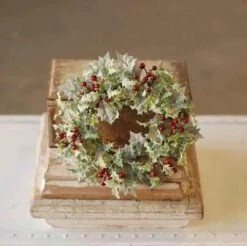 Berry Candle Ring - Winter Holly With Red Berries - 4in