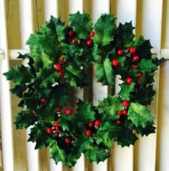 Holly And Berry Candle Ring - 6in